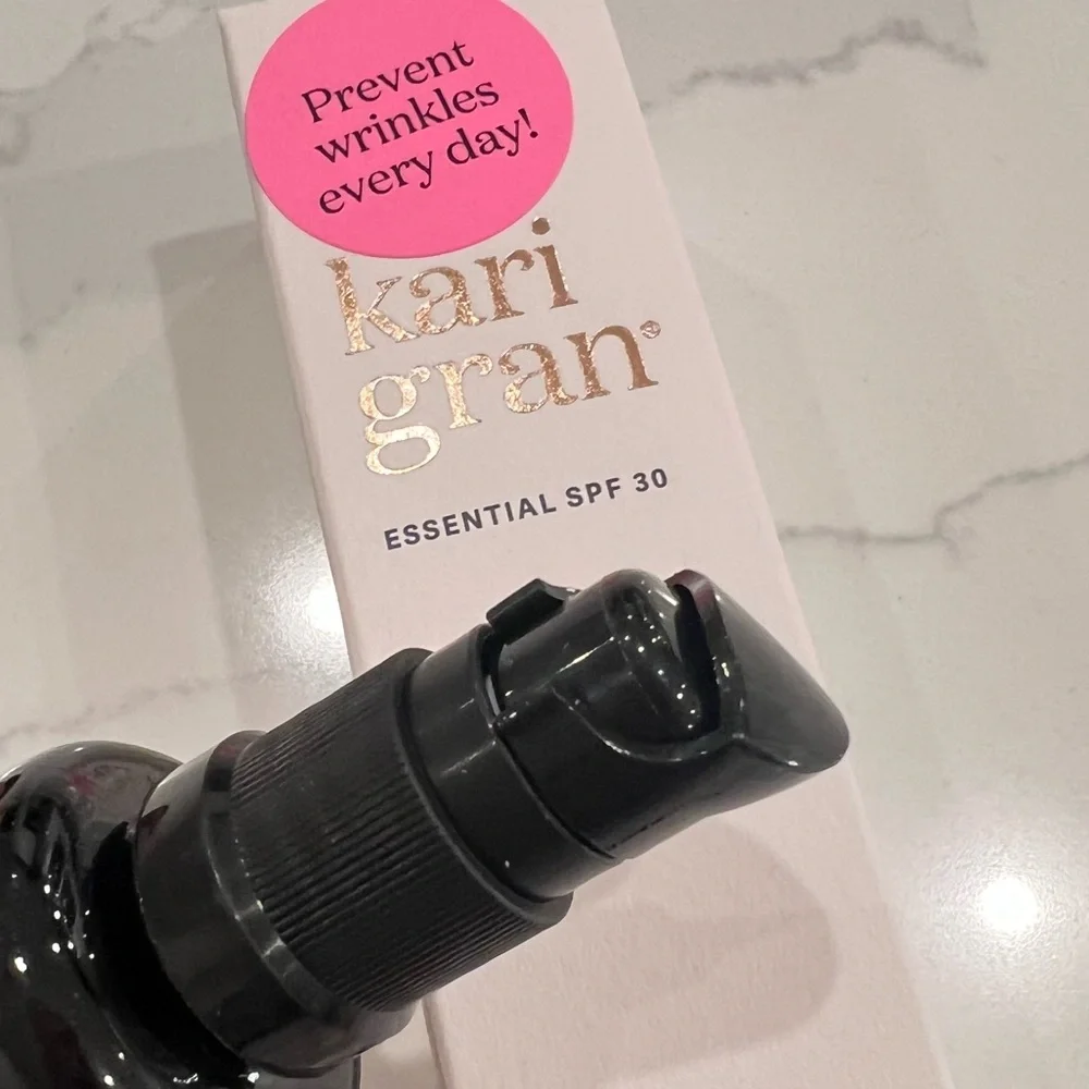 Kari Gran‎ Essential SPF 30 - Picture 4 of 8